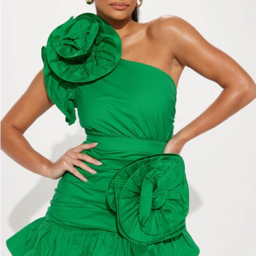 Chic Mini Green One-Shoulder Dress